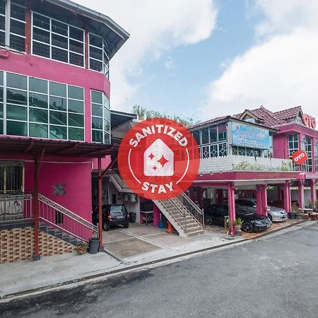 Oyo 89984 Noris Wang Homestay Lumut Exterior photo