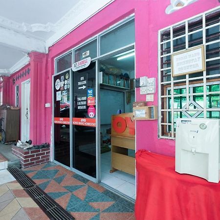 Oyo 89984 Noris Wang Homestay Lumut Exterior photo