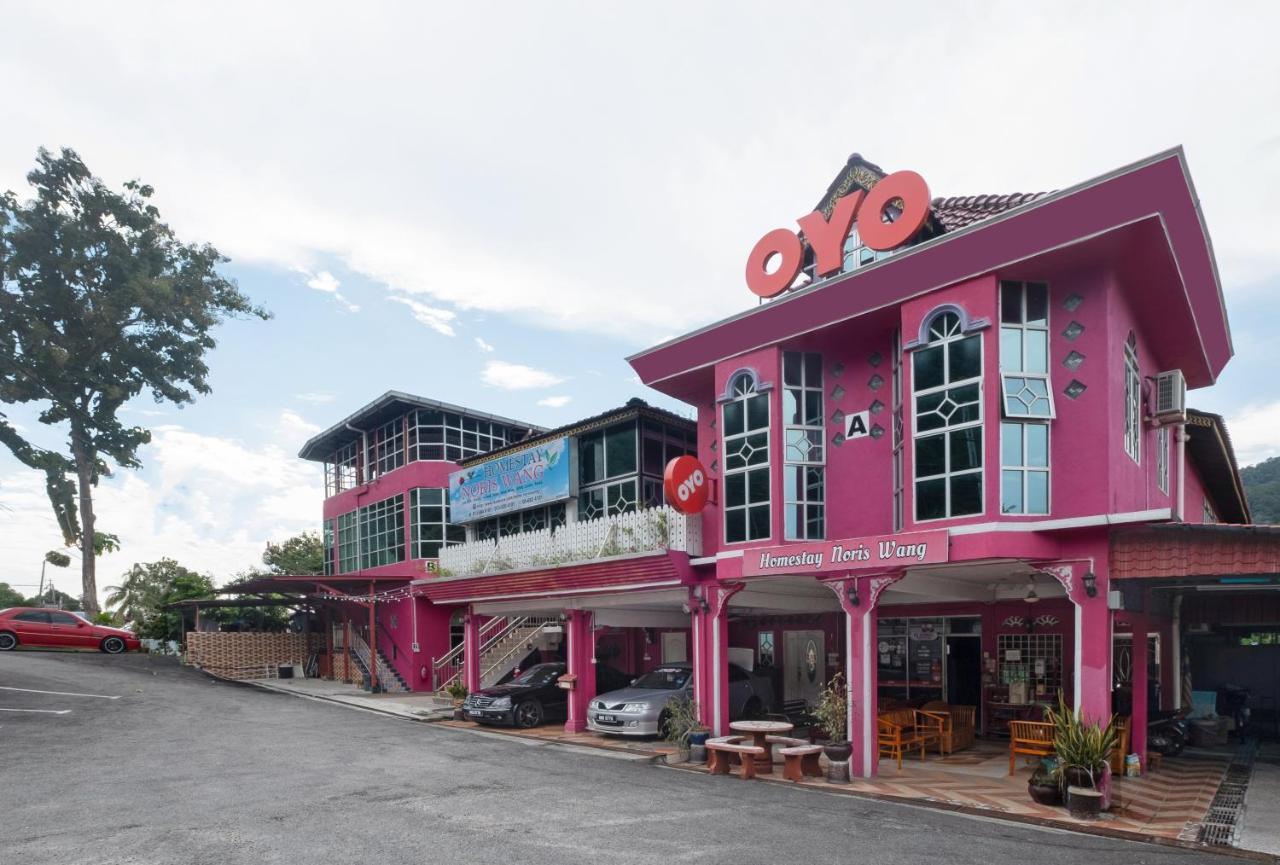 Oyo 89984 Noris Wang Homestay Lumut Exterior photo