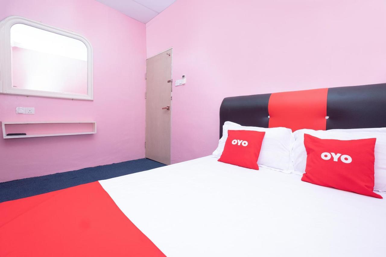 Oyo 89984 Noris Wang Homestay Lumut Exterior photo