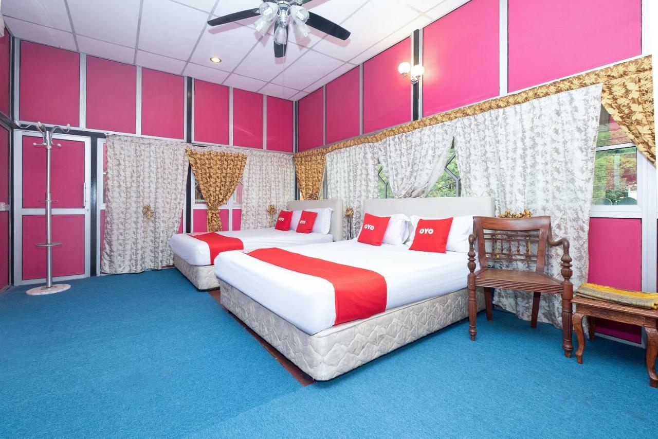 Oyo 89984 Noris Wang Homestay Lumut Exterior photo
