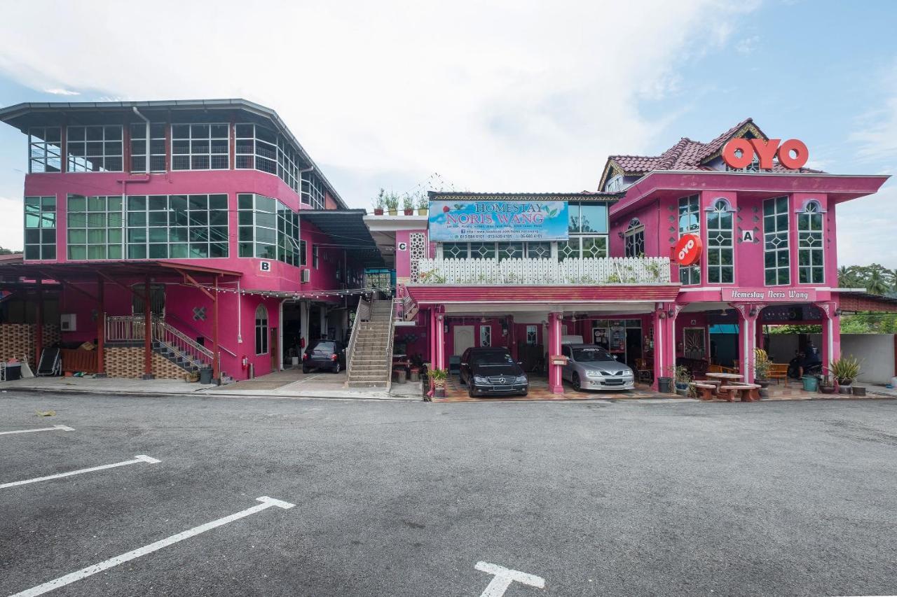 Oyo 89984 Noris Wang Homestay Lumut Exterior photo